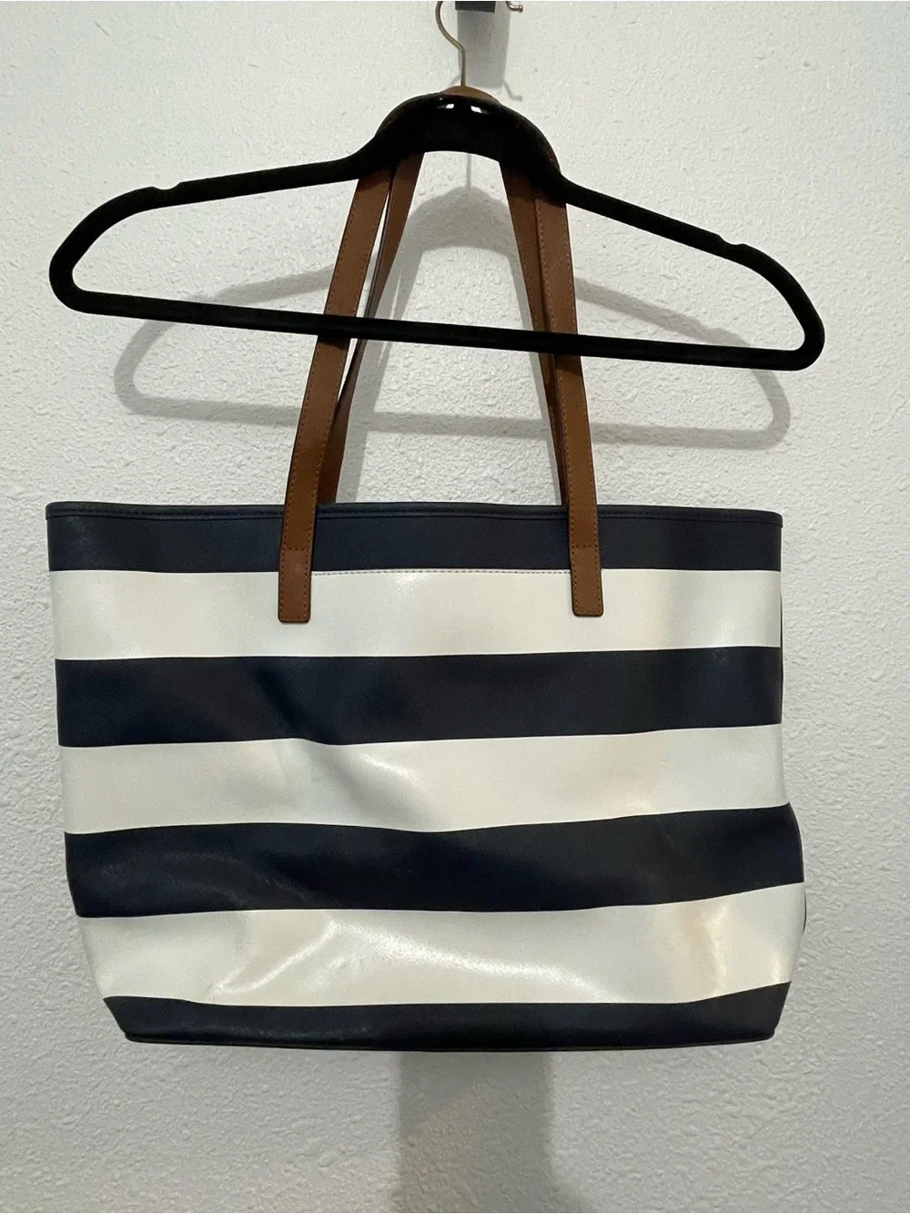 Michael Kors Nautical Navy Blue and White Striped Tote bucket hand bag clean